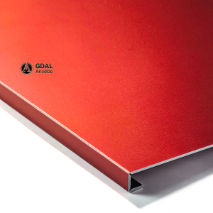 R&oslash;d anodiseret aluminium panel facade